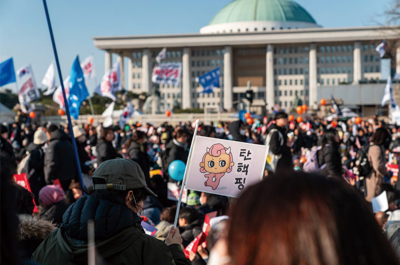 민주주의의 보루, 광장의 시민들